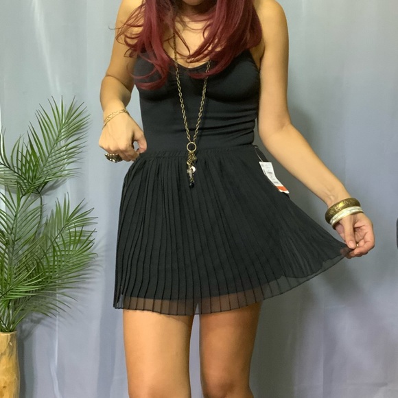 Micro pleated sheer min skirt - Picture 10 of 11